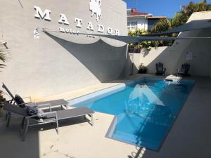 Bazén v ubytovaní Matador Motor Inn alebo v jeho blízkosti