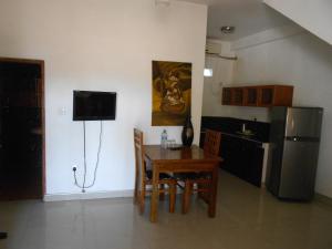 Kuchyň nebo kuchyňský kout v ubytování Shanith Guesthouse Negombo