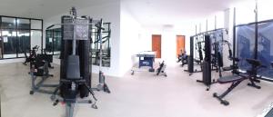 Fitness centrum a/nebo fitness zařízení v ubytování Discover Boracay Hotel