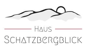 un dibujo blanco y negro de un pájaro en el cielo en Haus Schatzbergblick, en Oberau