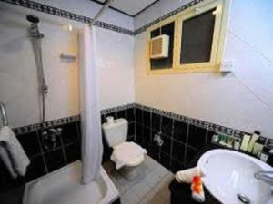 Koupelna v ubytování Al Sharq Hotel - BAITHANS + 31 fotografií