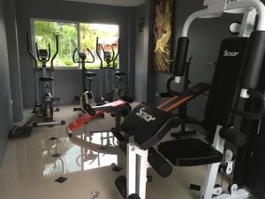 The fitness centre and/or fitness facilities at Trio Gems Condo