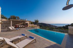 Swimmingpoolen hos eller tæt på Castro Villas Crete