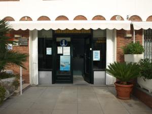 The facade or entrance of Apartaments Geminis