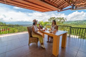 Zdjęcie z galerii obiektu Ladera Hotel w mieście Turrialba