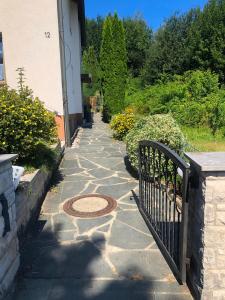 Κήπος έξω από το Ferienwohnung Fischach