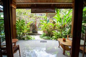 Zahrada ubytování Flamboyant Villa Ubud