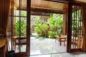 Zahrada ubytování Flamboyant Villa Ubud