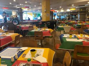Restaurace v ubytování Legoland & Educity at BuYiYang Homestay