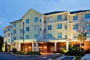 eine Darstellung der Vorderseite eines Hotels in der Unterkunft Country Inn & Suites by Radisson, Athens, GA in Athens