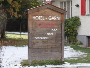 Certificato, attestato, insegna o altro documento esposto da Hotel Cima