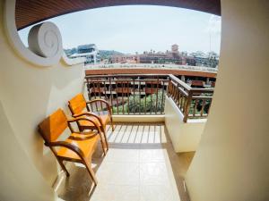 Balkonas arba terasa apgyvendinimo įstaigoje Baumanburi Hotel - SHA Extra Plus