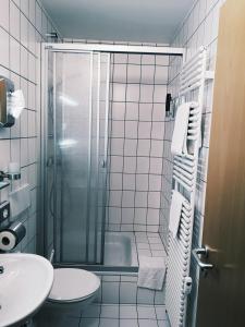 Vannituba majutusasutuses Hotel Zur Alten Druckerei