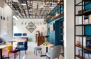Posezení v ubytování Hôtel ibis Styles Clermont-Ferrand Gare