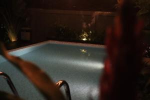 Front One Inn Kediri 내부 또는 인근 수영장