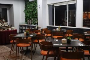 Front One Inn Kediri 휴식 공간
