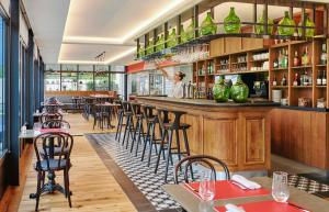 Gallery image of Ch&acirc;teau Saint-Jean, Relais & Ch&acirc;teaux in Montlu&ccedil;on