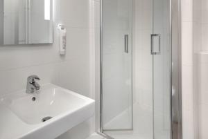 Koupelna v ubytování Hôtel ibis Styles Clermont-Ferrand Gare