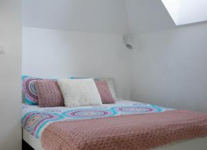 Кровать или кровати в номере "Sea Stars" Luxury Central Apartment