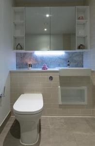 Ванна кімната в Deluxe Central London Apartment