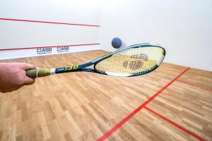 Tennis und/oder Squash in der Unterkunft AHORN Panorama Hotel Oberhof oder in der Nähe