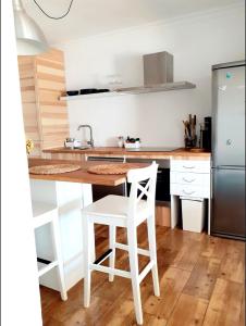 Kuchnia lub aneks kuchenny w obiekcie Los Ancones Apartment