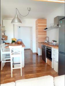 Kuchnia lub aneks kuchenny w obiekcie Los Ancones Apartment