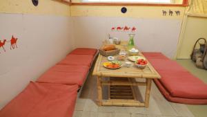山林小屋内部或周边提供的食物