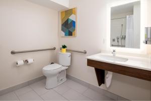 Staypineapple, Hotel Z, Gaslamp San Diego 욕실