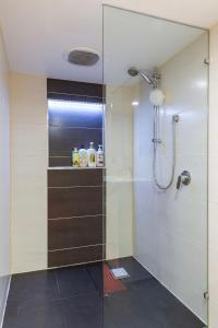 Koupelna v ubytování Modern & homely comfort