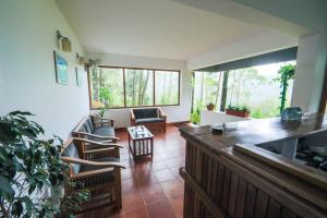 Posezení v ubytování The Breeze Resort Munnar