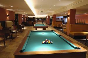 Biliár nebo kulečník v ubytování Hotel Predium