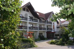 Gallery image of Hotel Waldhorn in Friedrichshafen