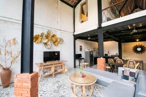 Posezení v ubytování Ubud Tropical