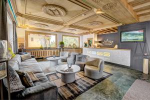 Posezení v ubytování KOSIS Sports Lifestyle Hotel
