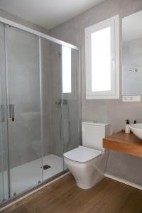 Salle de bains dans l'établissement GoToSeville GERONA SUITES