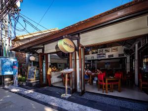 Restaurace v ubytování Yulia Beach Inn Kuta
