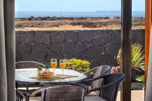 Foto dalla galleria di Hipoclub Villas,"Tabaro"villa a Playa Blanca