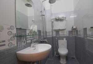 Phòng tắm tại Gold Stone Homestay