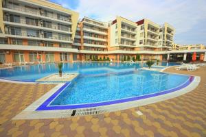 The swimming pool at or close to Menada Grand Kamelia Apartments
