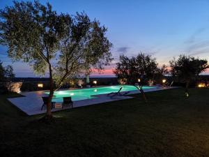 Bazén v ubytování Agriturismo Sa Murta in Sennariolo-Oristano nebo v jeho okolí