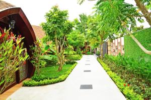 Con Khuong Resort Can Tho外面的花园