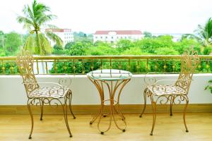 Con Khuong Resort Can Tho的阳台或露台