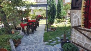 A garden outside Keremidchieva Kushta Guest House