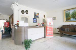 Vstupní hala nebo recepce v ubytování RedDoorz Syariah @ Jalan Gajah Mada