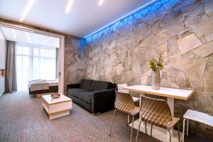 A seating area at Apartment Luna Hrebienok C109