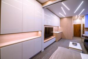 Posteľ alebo postele v izbe v ubytovaní Apartment Luna Hrebienok C108