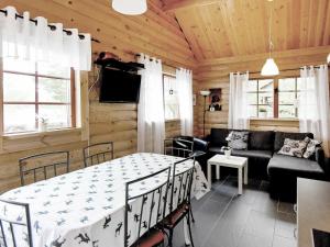 Prostor za sedenje u objektu Two-Bedroom Holiday home in Sälen 2