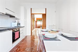 Apartment Istria & Zara Flat with Private Parking, Milan, Italy -  Booking.com