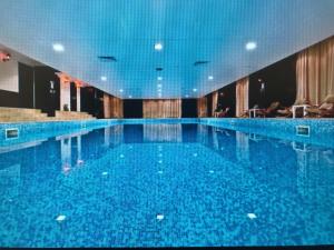 Swimmingpoolen hos eller tæt på Grand Monastery Apart-Hotel